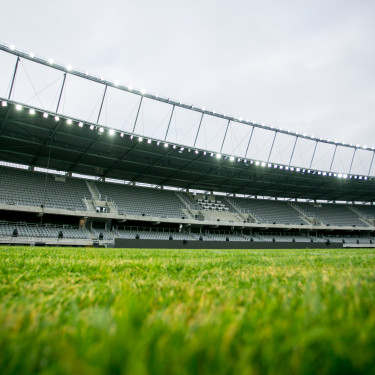 Dariaus ir Girėno stadiono veja šildoma centralizuotai tiekiama miesto šiluma